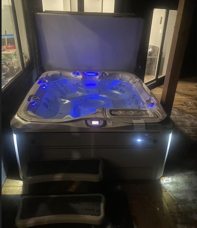 Ski In Ski Out With Huge Game Room And Hot Tub Fernie Esterno foto