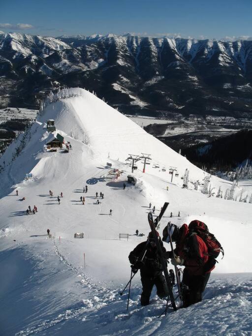 Ski In Ski Out With Huge Game Room And Hot Tub Fernie Esterno foto