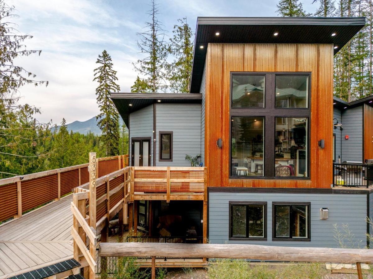 Ski In Ski Out With Huge Game Room And Hot Tub Fernie Esterno foto
