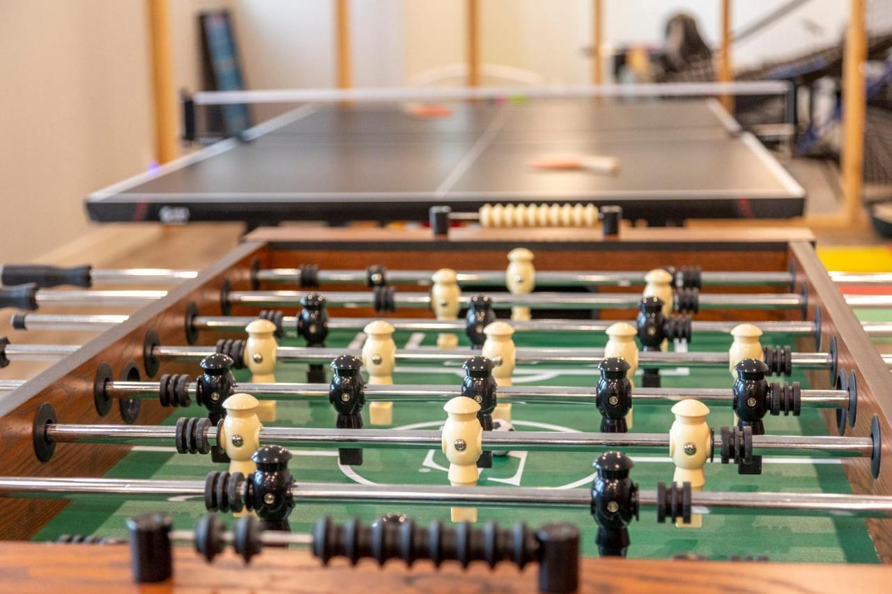 Ski In Ski Out With Huge Game Room And Hot Tub Fernie Esterno foto